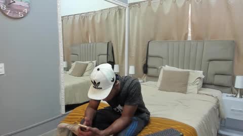 Snapshot of julian_billy chatting on 03-10-25, 05:50 julian billy online show from 03-10-25, 05:50