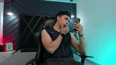 JULIAN  online show from 01-12-26, 11:26