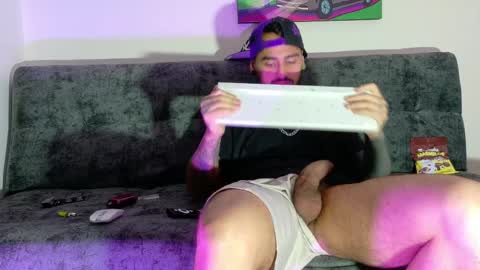 Julian independent model online show from 04-05-26, 08:44