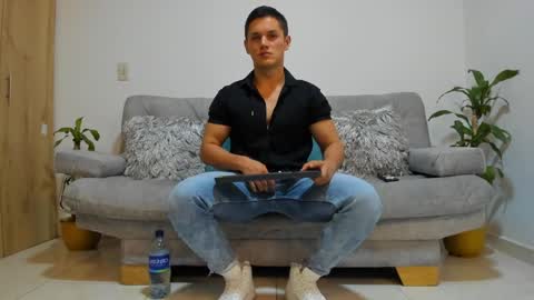 julian_wallace online show from 12-11-24, 10:49