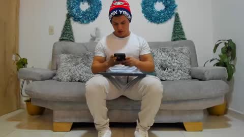 julian_wallace online show from 12-24-24, 10:39