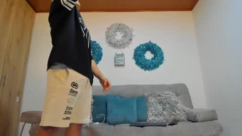 julian_wallace online show from 01-13-25, 09:42