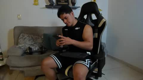 julian_wallace online show from 11-27-25, 06:21