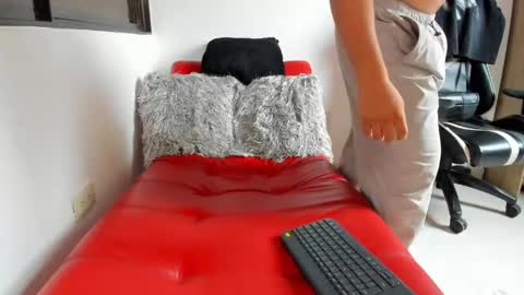 julian_wallace online show from 04-23-26, 04:09