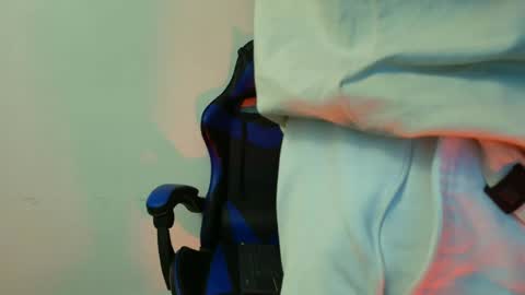 julian_wallace1 online show from 07-24-26, 11:36