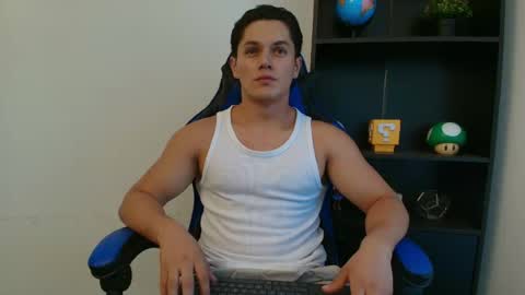 julian_wallace1 online show from 07-25-26, 09:45