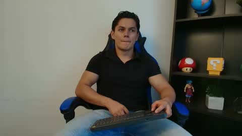 julian_wallace1 online show from 07-27-26, 10:06