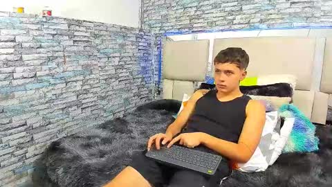 julian online show from 09-29-25, 02:11