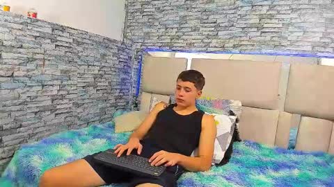 julian online show from 10-10-25, 03:11