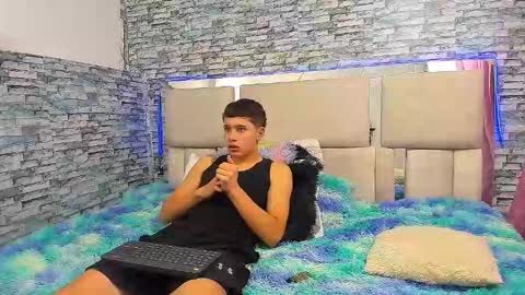 julian online show from 10-15-25, 03:23