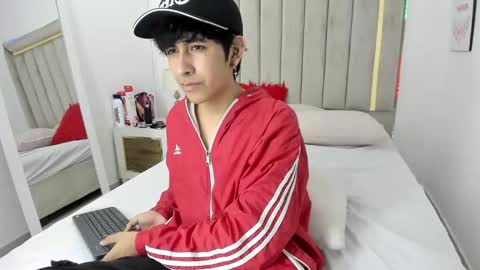 Snapshot of julian_xp chatting on 01-18-26, 07:17 Julian online show from 01-18-26, 07:17