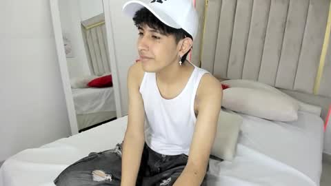 Snapshot of julian_xp chatting on 02-06-26, 08:01 Julian online show from 02-06-26, 08:01