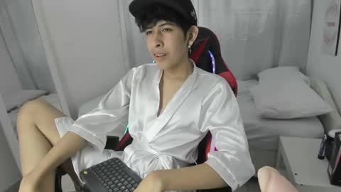 Julian online show from 03-24-26, 07:19