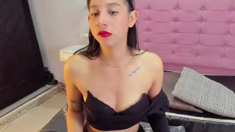 Juliana online show from 09-17-25, 05:47