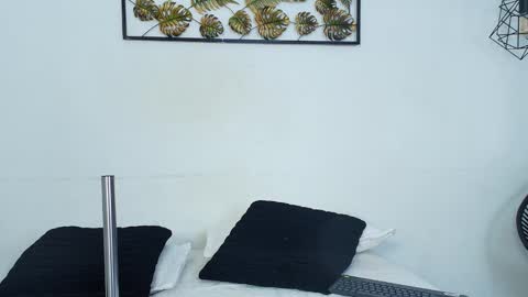 Juli  online show from 10-15-25, 12:05