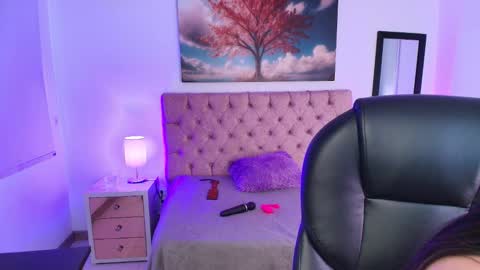  JULIANA CASTRO online show from 11-15-25, 11:40