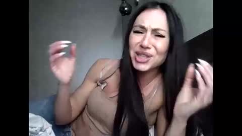 julianagold1 online show from 10-29-25, 09:16