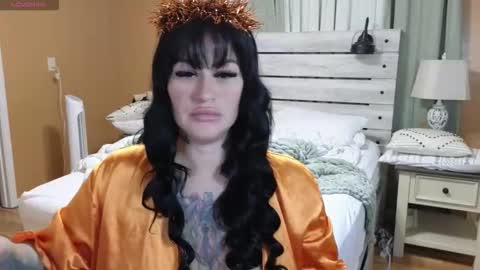 Snapshot of julianaxxxrose chatting on 10-16-25, 01:56 Texas Mamasita online show from 10-16-25, 01:56
