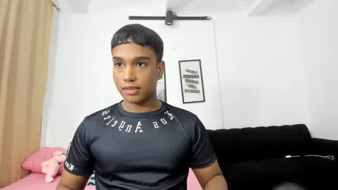 Juliann online show from 10-06-25, 01:52