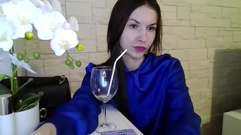 Julia online show from 03-20-26, 07:30