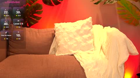 Julie online show from 02-06-25, 02:15