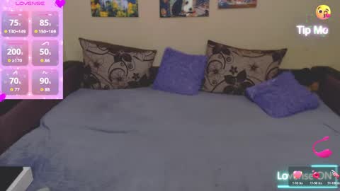 Snapshot of juliasane_ chatting on 05-12-26, 04:37 Jul online show from 05-12-26, 04:37