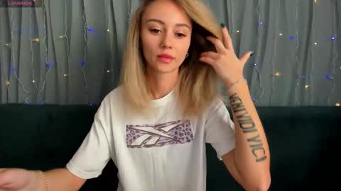 Yulya online show from 10-21-25, 03:07