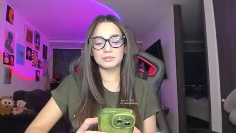 Jeimy Help me to reach 100 thumbs up online show from 02-13-26, 01:12