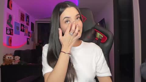 Jeimy Help me to reach 100 thumbs up online show from 04-19-26, 01:38