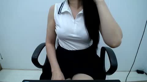 julie9x online show from 07-19-26, 07:39