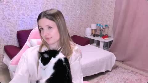 Julie online show from 12-05-24, 05:39