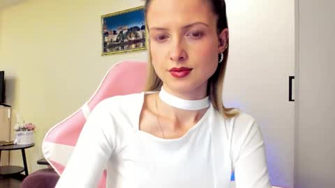 Julie online show from 10-15-25, 03:56