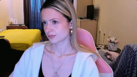 Julie online show from 03-01-26, 04:36