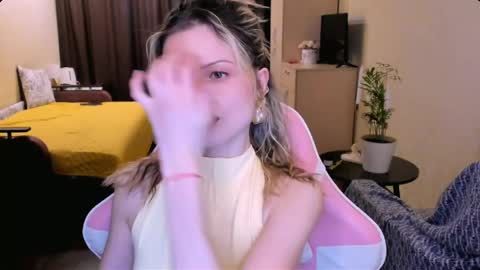 Julie online show from 04-01-26, 02:47