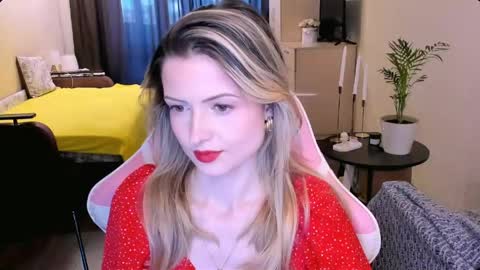 Julie online show from 04-25-26, 02:14