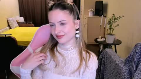 Julie online show from 04-26-26, 04:59