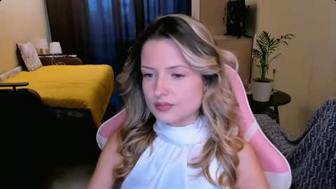 Julie online show from 04-28-26, 02:11