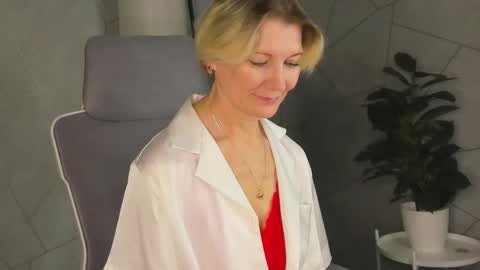 Julie Lucasss online show from 03-19-26, 12:58