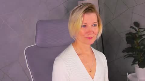 Julie Lucasss online show from 03-20-26, 12:48