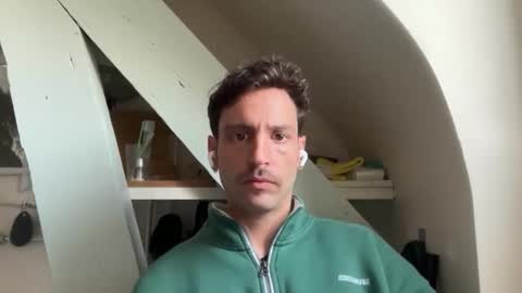 Snapshot of julien13240 chatting on 03-08-26, 11:03 Frenchguy online show from 03-08-26, 11:03