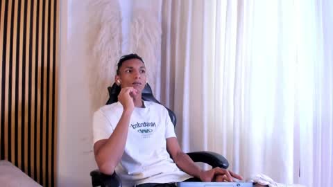 Julien online show from 04-23-26, 11:53