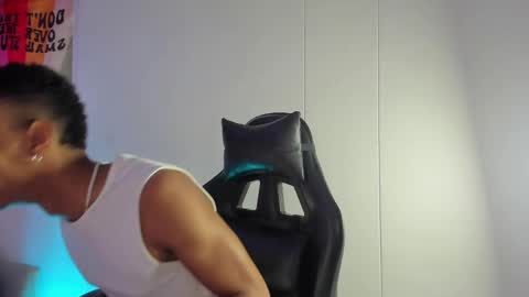 Snapshot of juliensaint_ chatting on 05-16-26, 11:53 Julien online show from 05-16-26, 11:53