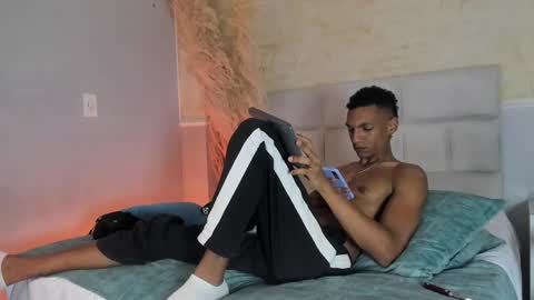 Snapshot of juliensaint_ chatting on 05-30-26, 12:52 Julien online show from 05-30-26, 12:52