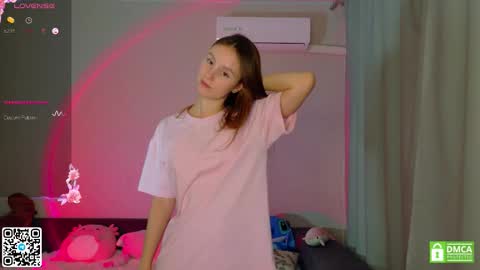 Snapshot of julieqt chatting on 09-22-25, 03:47 julieqt online show from 09-22-25, 03:47