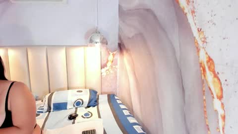 Snapshot of juliet_miller chatting on 02-11-26, 03:00 Juliet online show from 02-11-26, 03:00