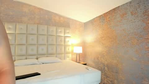 Snapshot of juliet_miller chatting on 02-12-26, 03:23 Juliet online show from 02-12-26, 03:23