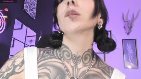 Snapshot of juliet_sourire chatting on 05-04-26, 02:13 juliet_sourire online show from 05-04-26, 02:13