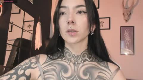Snapshot of juliet_sourire chatting on 05-13-26, 03:53 juliet_sourire online show from 05-13-26, 03:53
