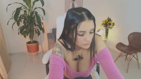 Snapshot of julieta92_ chatting on 02-27-26, 06:08 Julieta92 online show from 02-27-26, 06:08