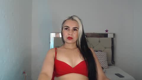 julieta__fox_ online show from 01-11-25, 04:48